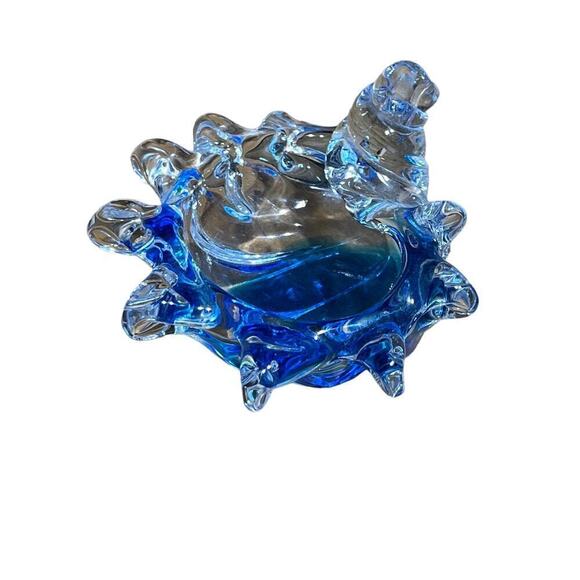 Beautiful Glass Sea Shell Clear with blue tints. Trinket/candy dish.jewlery.rare - Picture 3 of 7